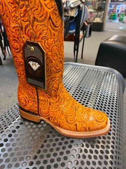 Botas Vaqueras de piel cincelada para mujer