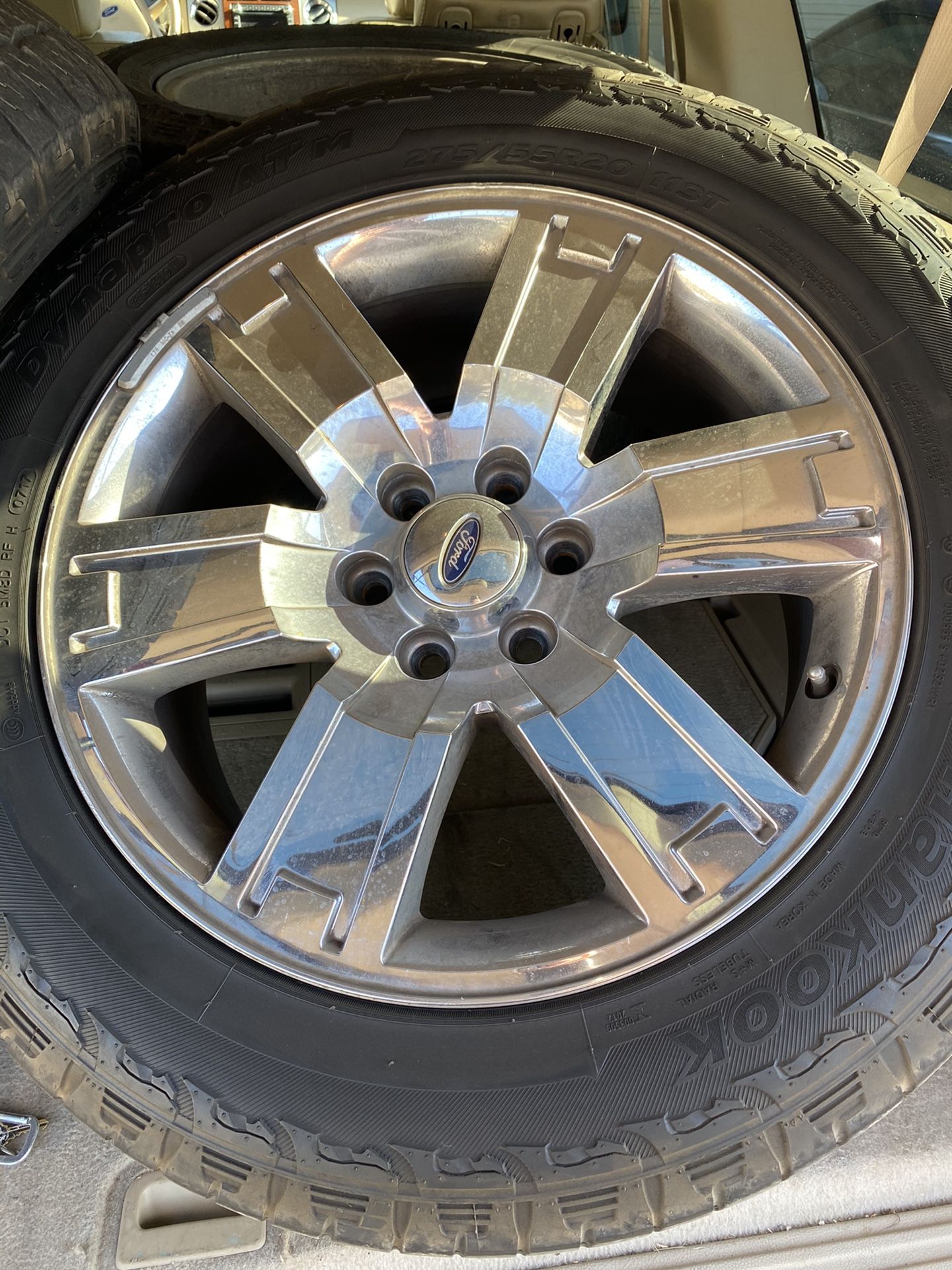 275/55R20 off Ford F-150
