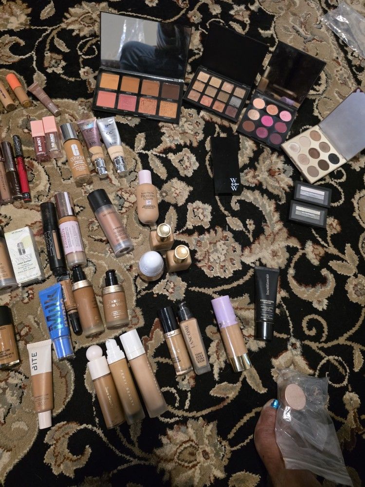 Makeup Bundle Must Go