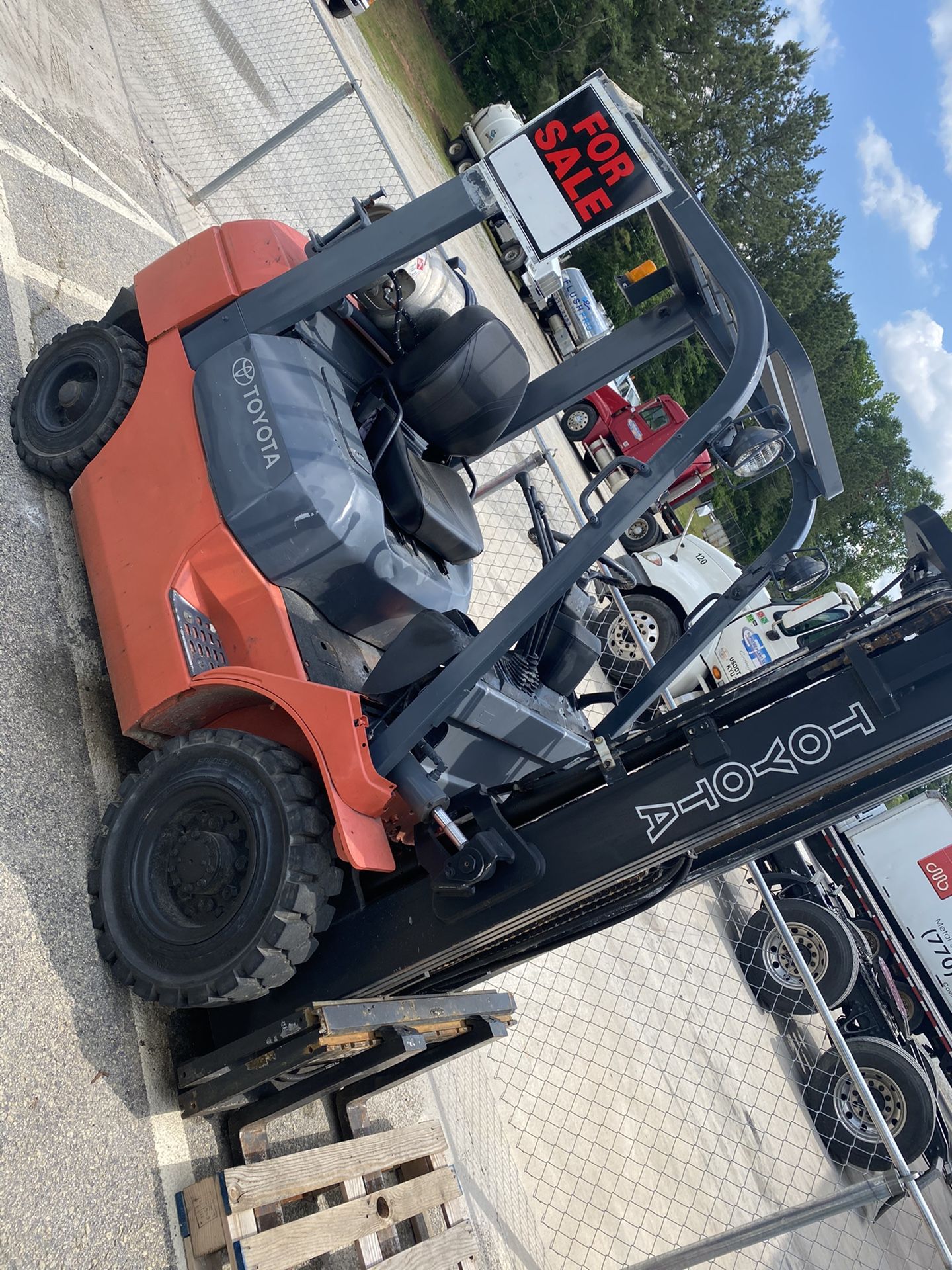 Toyota forklift 14xxxxxxx hours