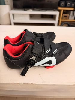 Peloton bike shoes - never used