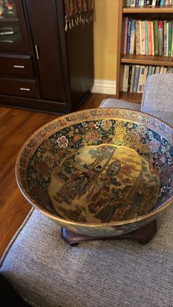 Antique vintage bowl  hand made  from Japan