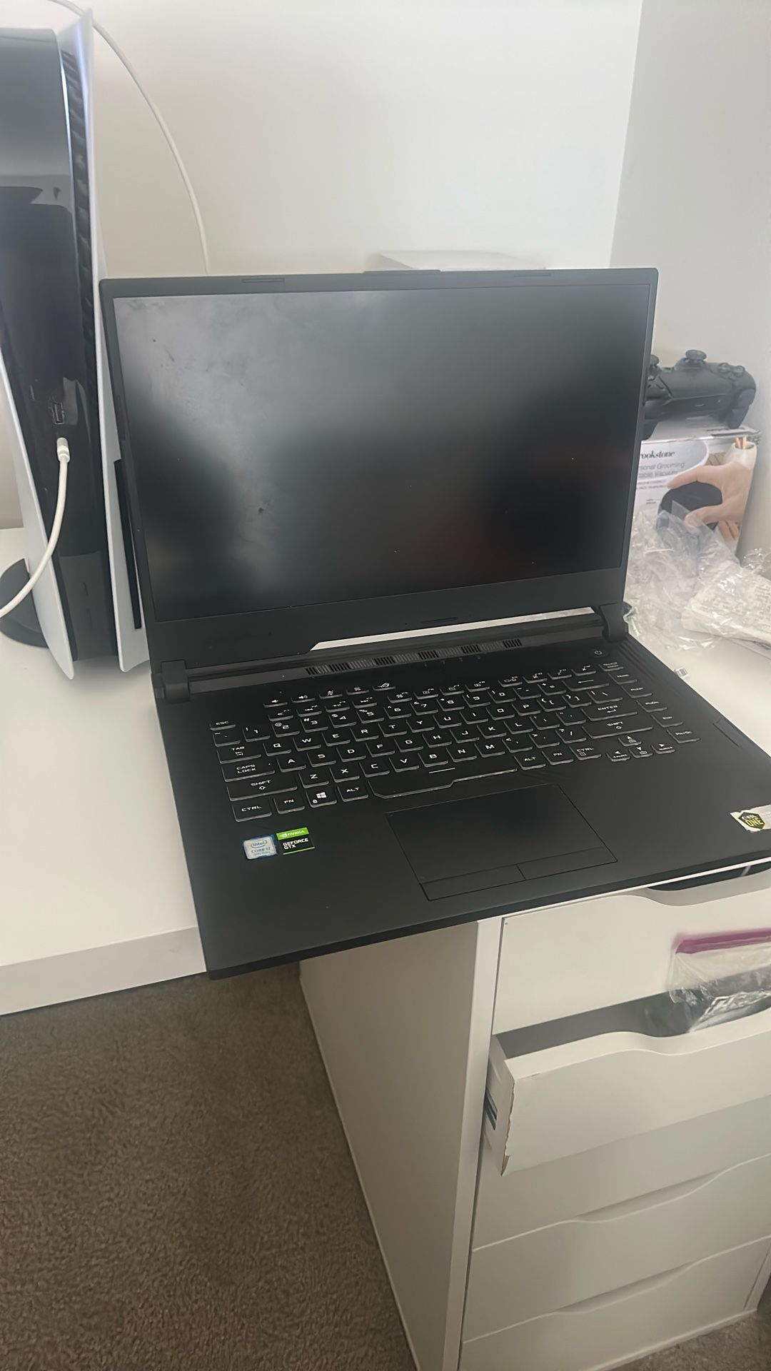 BROKEN GAMING LAPTOP
