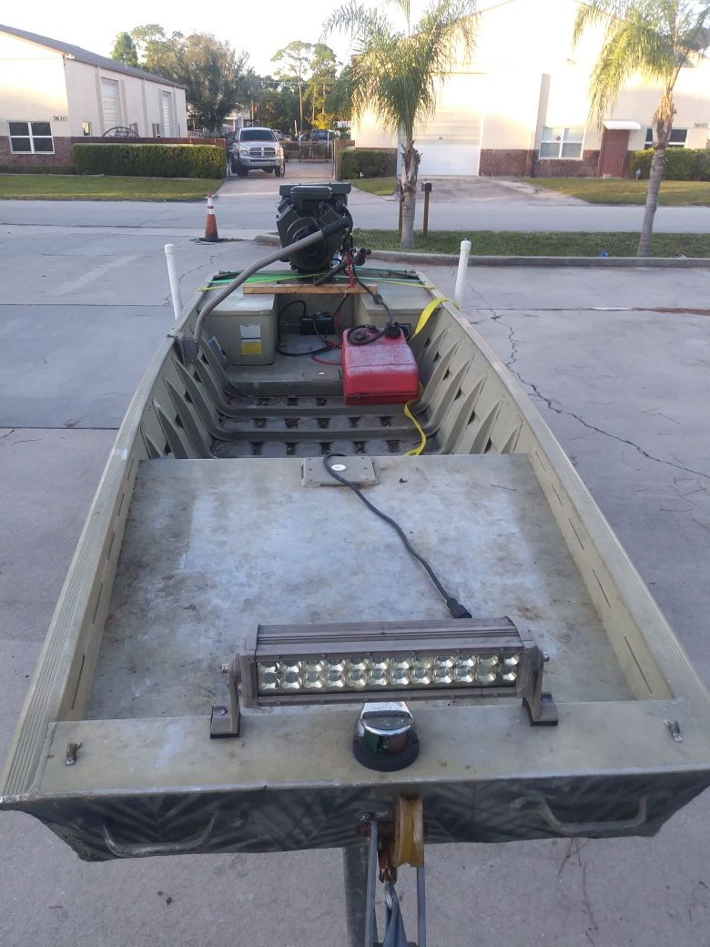 Tracker grizzly all welded 1436 jon go devil 16hp