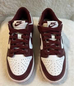 NIKE DUNKS WOMENS