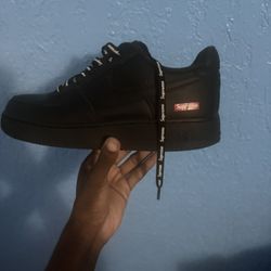 Black Air Forces Supreme 