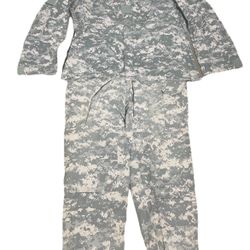 Army Combat Uniform Medium Regular Top & Bottom Medium Short Digital Camo