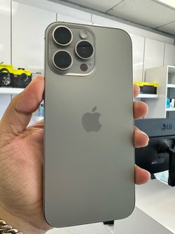 iPhone 16 Pro Max 256GB Unlocked (Financing Available)