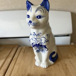 Beautiful Cat Statue (40 Years Old Or More) 