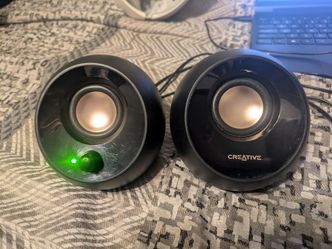 Creative Pebble Speakers Modern 2.0 USB Desktop Speakers
