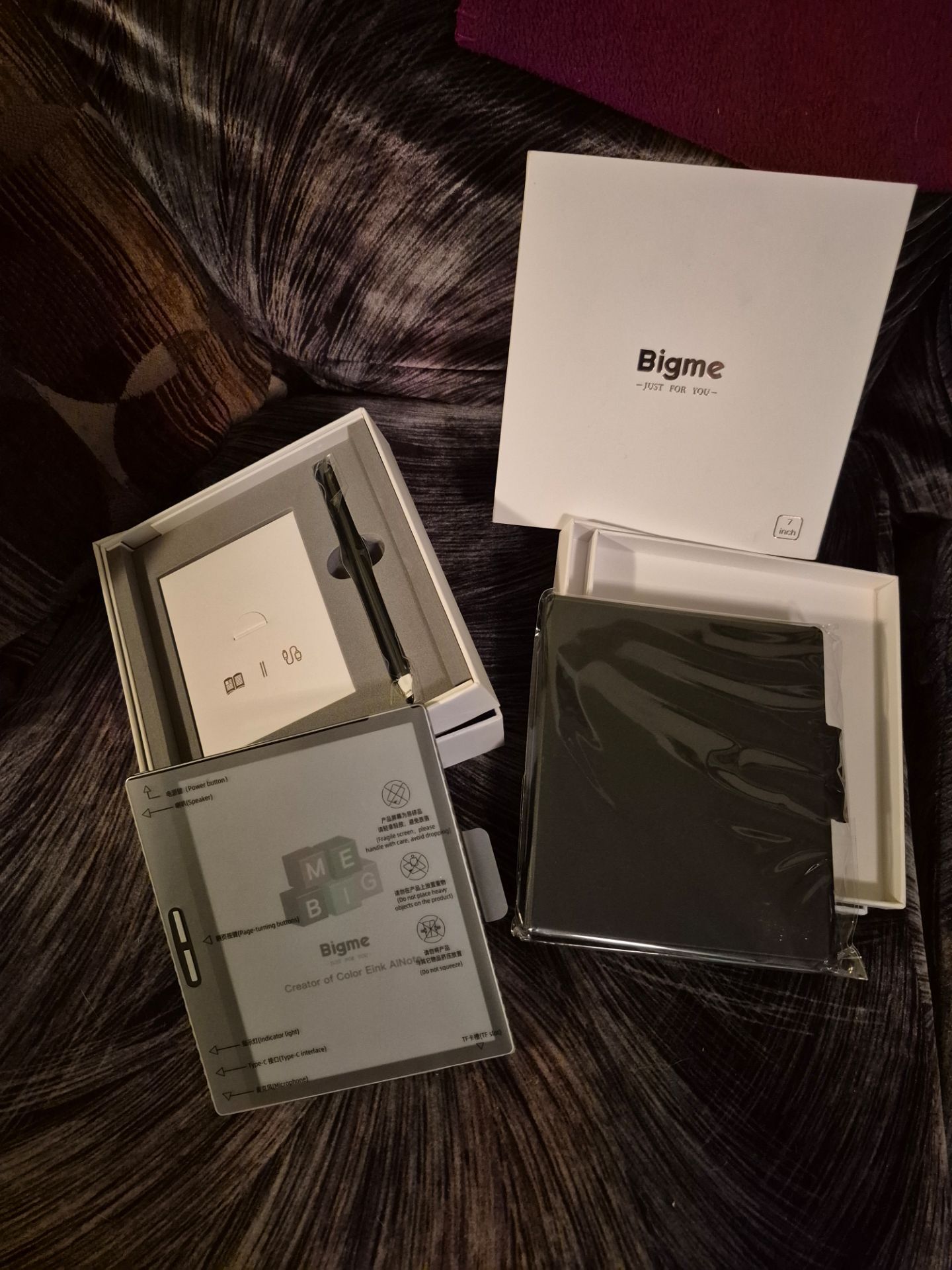 Bigme B751C Color E-Ink Tablet, a 7-inch Android-based e-reader.