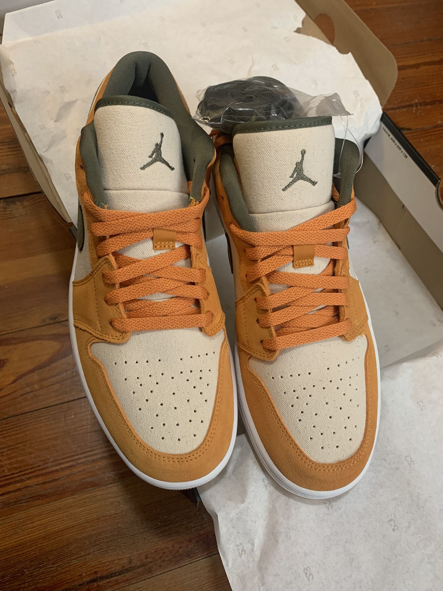 Jordan 1 Low - Light Curry