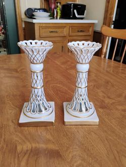 Pair of matching vintage white & gold accent porcelain candle holders 8" x 3.5"
