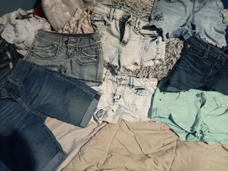 Lot of women's shorts 5/6 -7/8