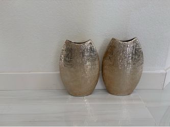 Golden Porcelain Vases