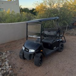 E-Z-GO RXV Golf Cart