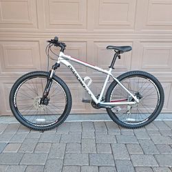 DIAMONDBACK AXIS 27.5 INCH MOUNTAIN BIKE LIKE NEW ( CHECK MY OTHER BIKES)