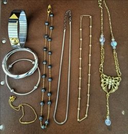 ✨ COSTUME JEWELRY BUNDLE – $15! ✨