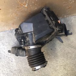 Nissan Pathfinder Air Cleaner Assembly