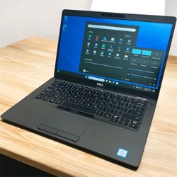 Dell i5 vPro Quad Core Full HD touchscreen laptop / Windows 11 Pro / SSD 256 / RAM 16GB / Camera / Antivirus / HDMI / Bluetooth / WiFi / USB C / Backl