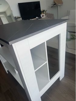 Kitchen island