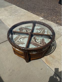 Table with 4 stools and glass top