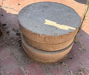 Circle Cement Stepping Stone Blocks