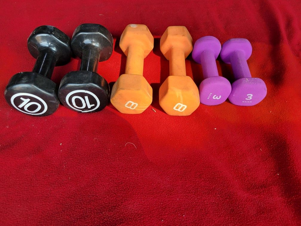 NEOPRENE DUMBBELLS 42LBs TOTAL
2-10s. 2-8s. 2-3s
4 BLKS FROM HOLY CROSS HOSPITAL
$30. CASH ONLY AS IS