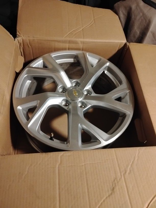 18" * 7"  Inch Chevrolet Aluminum Rims 5 Lug 
