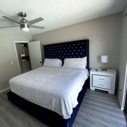 King bed with mattress