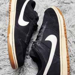Size 8.5 Men's Nike Dunk Low Canvas Black-Gum AA1056-001 2017.
