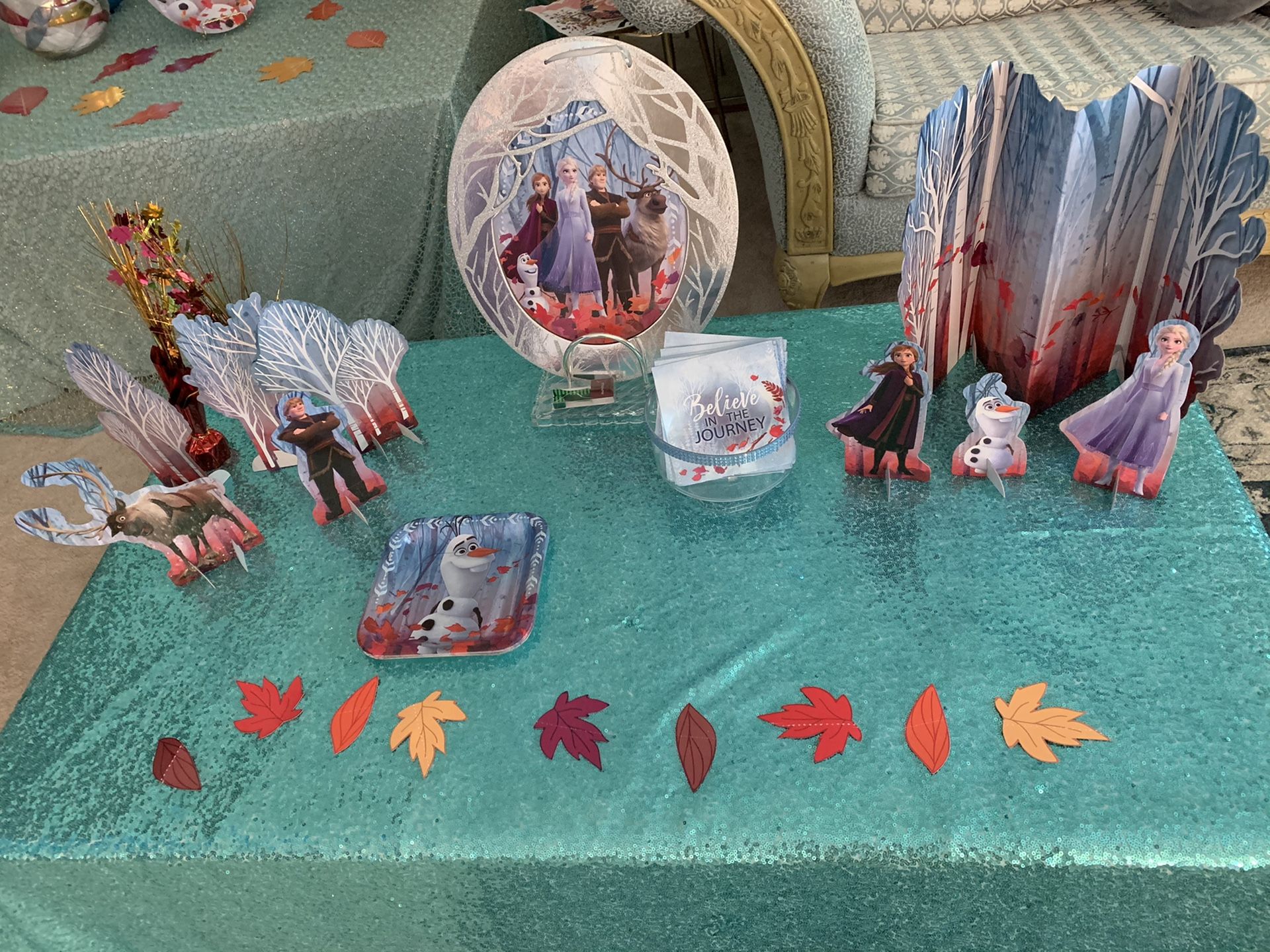 Frozen 2 birthday decor , Elsa and Anna decoration