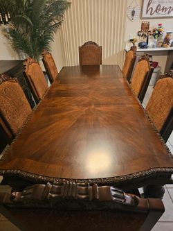 Dining room table