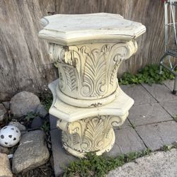 FREE/GRATIS: Decorative column pedestals