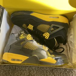 Jordan 4 Thunder 2023 
