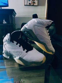 Nike Air Jordan Lift Off (Blk, Wht & Gray - Size 3.5 Y