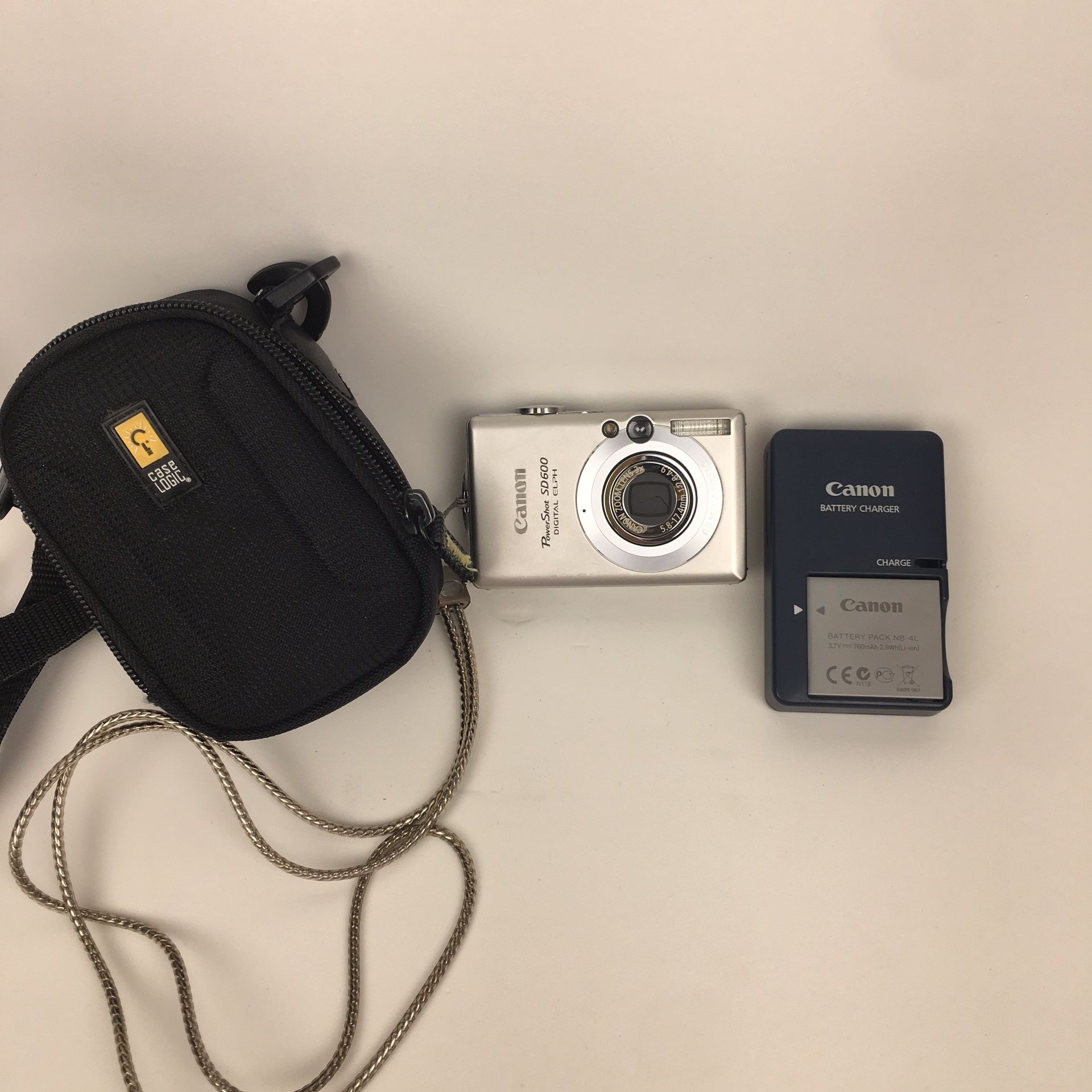 Canon PowerShot SD600 6MP Digital Elph Camera with 3x Optical Zoom