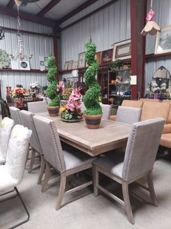Gorgeous Dining Room Table Set With 8 Chairs