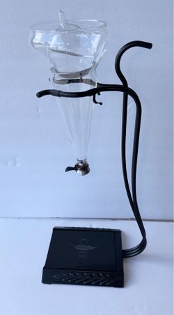 Cooper’s Hawk Grapevine Wine Decanter Aerator Dispenser Servicing Station