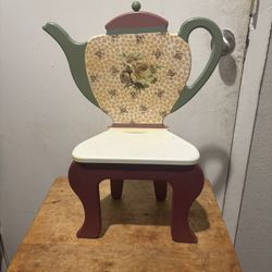 Hand-painted or vintage wooden stool Teapot 