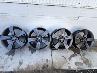 19” OEM Land Rover Wheels