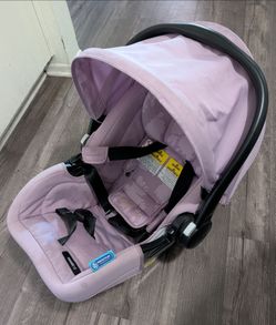 Baby girl carseat