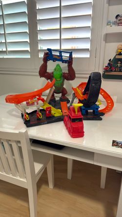 Hot Wheels King Kong Track