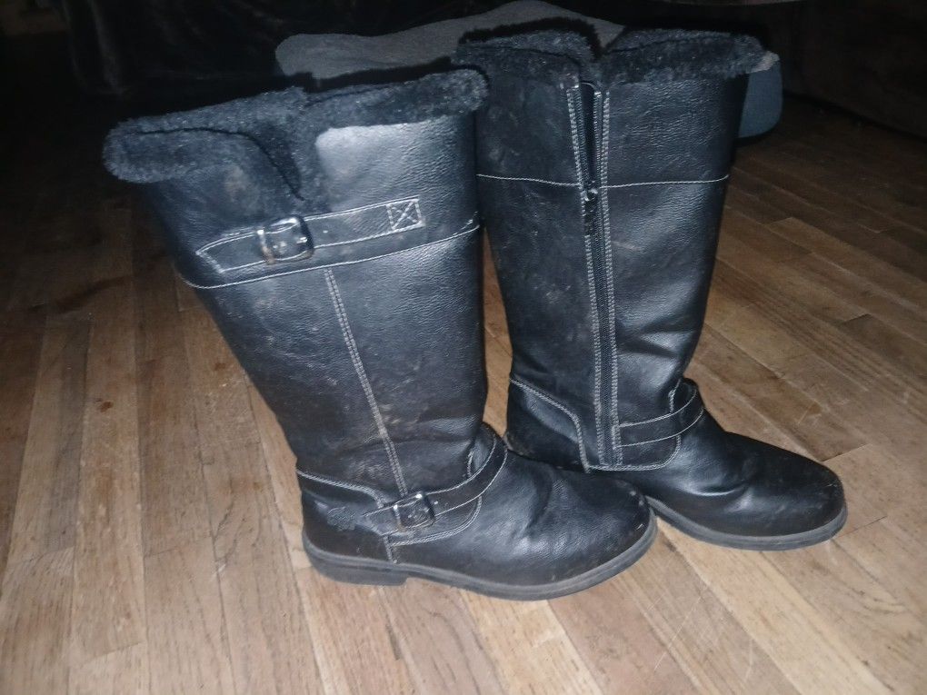 Women's Shoes & Boots