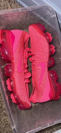 Nike vapor max knit 3 triple pink women’s 8.5 sneakers