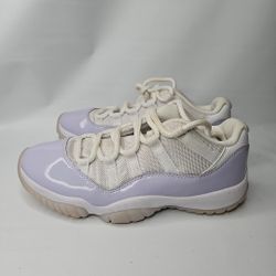 Air Jordan 11 Pure Violet Low Retro Size 7.5