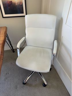 Cushioned White Desk Chair