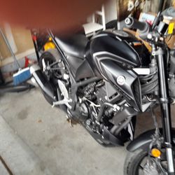 Yamaha 2021 Mt-03 ..200 mile  .just like new..