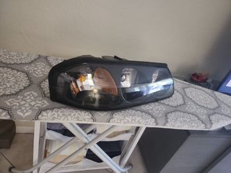 2000-2005 OE Chevy Impala Passenger Headlight Assembly With Bulb $4.00
