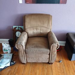 Recliner / Massage Chair